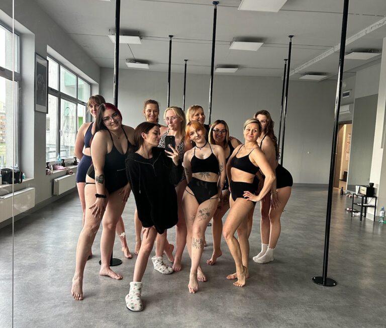 pole dance MOYO Studio